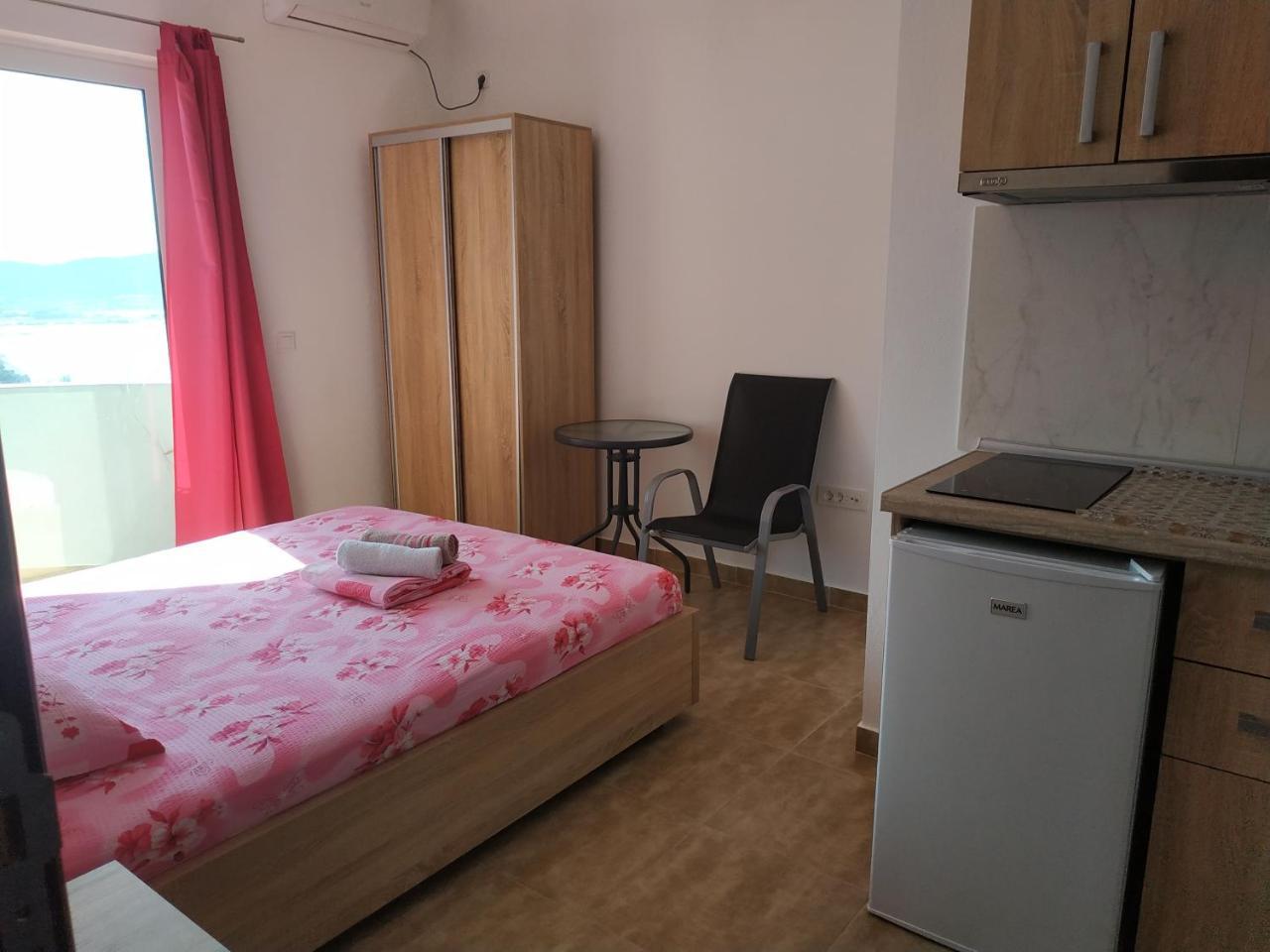 Alise Apartment บาร์ ภายนอก รูปภาพ