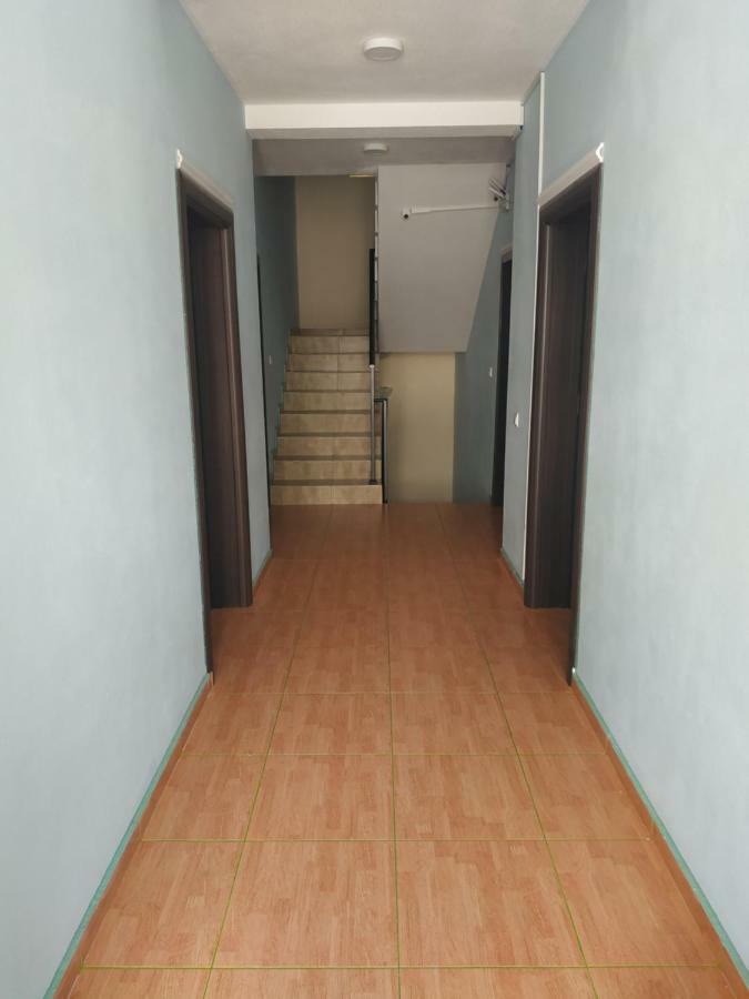 Alise Apartment บาร์ ภายนอก รูปภาพ