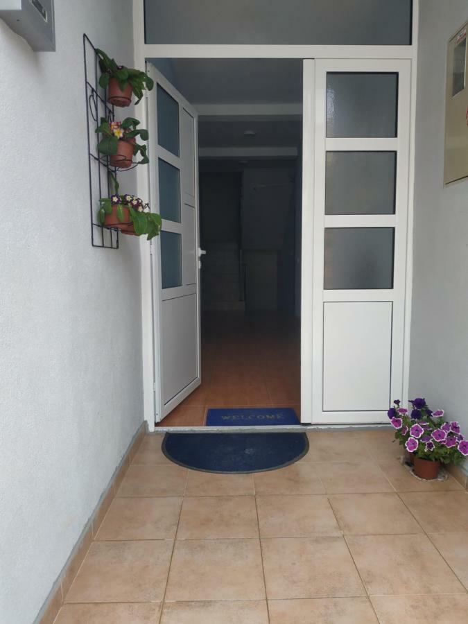 Alise Apartment บาร์ ภายนอก รูปภาพ
