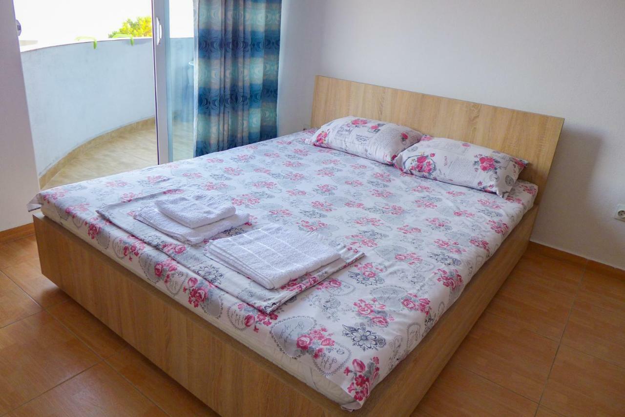 Alise Apartment บาร์ ภายนอก รูปภาพ