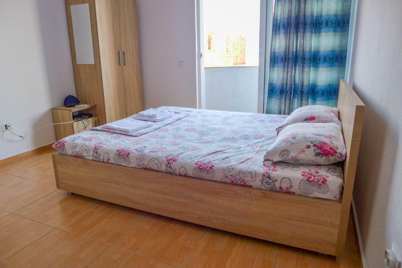 Alise Apartment บาร์ ภายนอก รูปภาพ