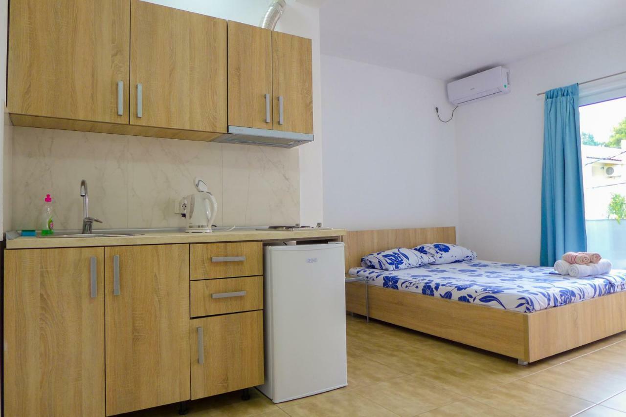 Alise Apartment บาร์ ภายนอก รูปภาพ
