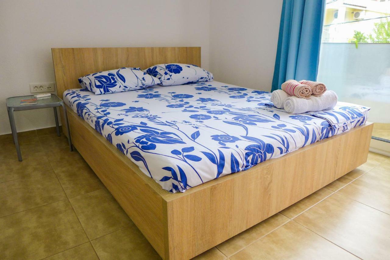 Alise Apartment บาร์ ภายนอก รูปภาพ