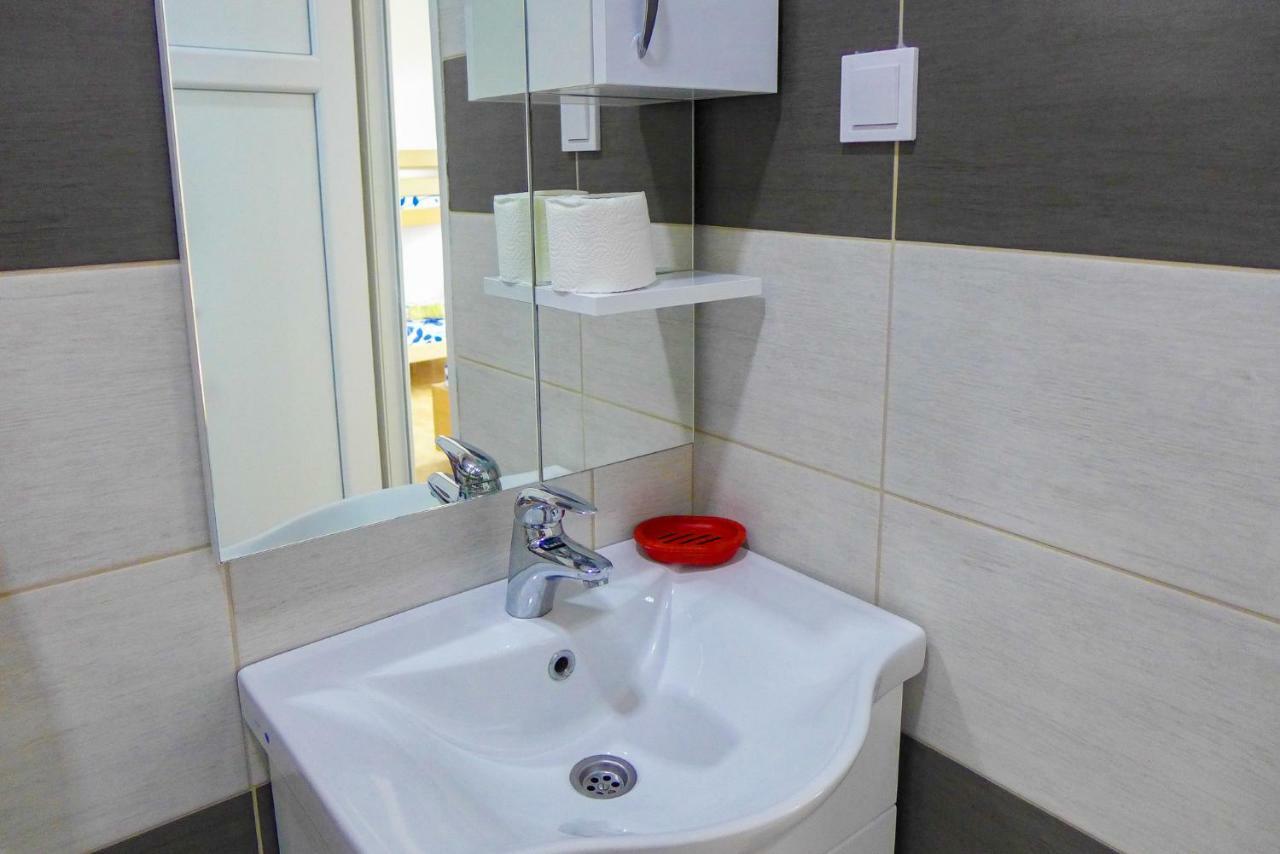 Alise Apartment บาร์ ภายนอก รูปภาพ