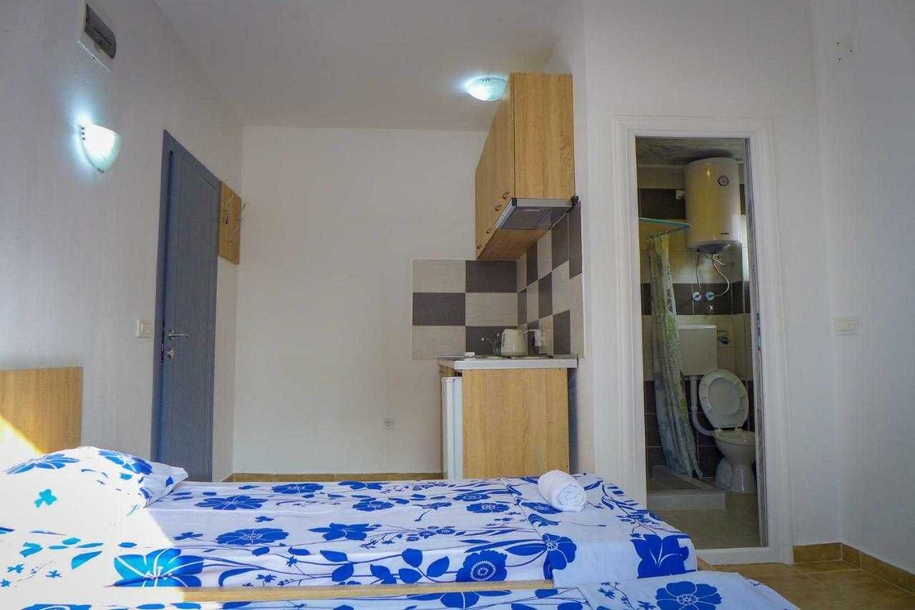 Alise Apartment บาร์ ภายนอก รูปภาพ